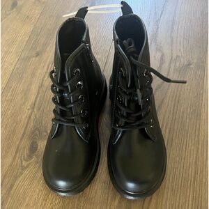 NWT Steve Madden black boots